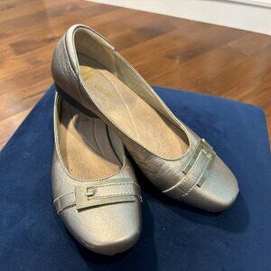 Ladies Gold Flats Shoes Size 8